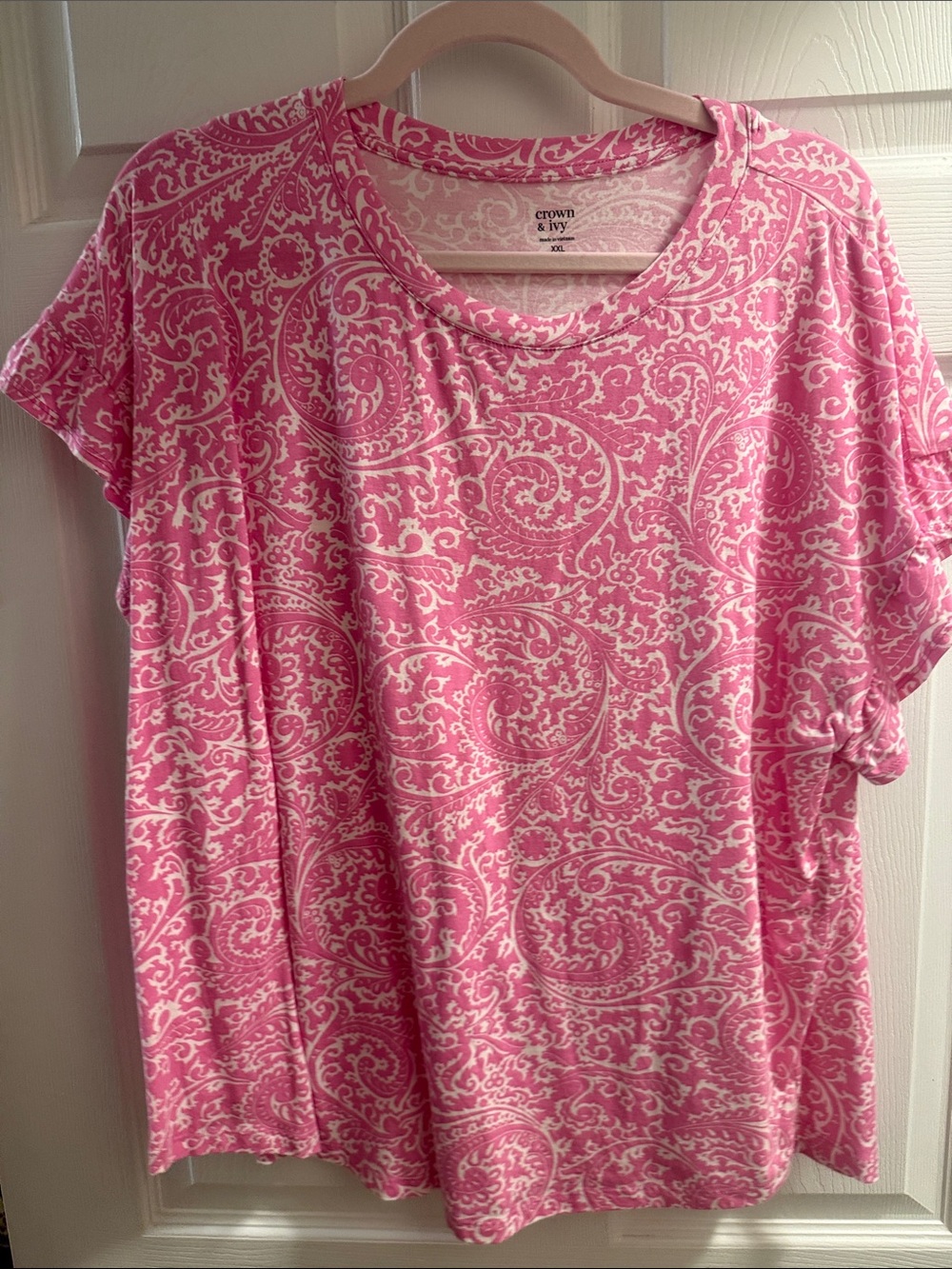 crown & ivy Pink Paisley Print Short Sleeve Tee